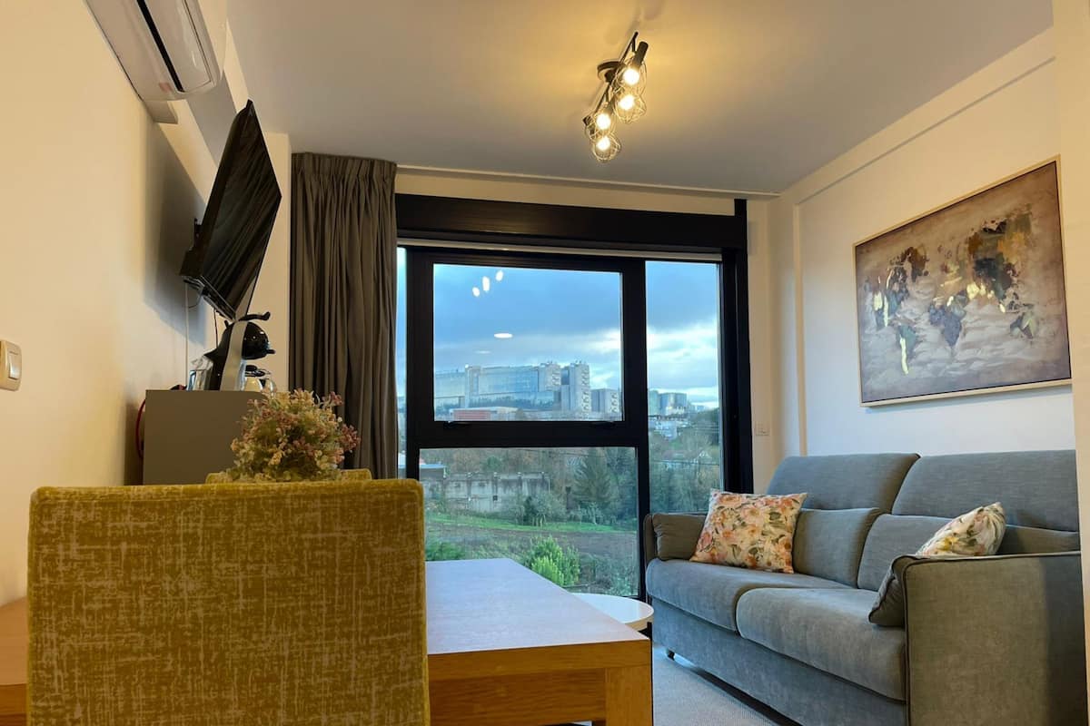 Cozy Duplex | Living room | Smart TV