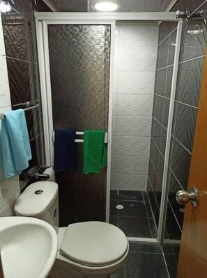 Bathroom - Agradabe y Comodo Aparta Estudio Cerca al Centro (Medellín)