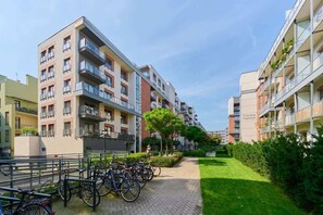 Exterior - Beautiful Apartment with Spacious Balcony by Noclegi Renters (Wrocław)