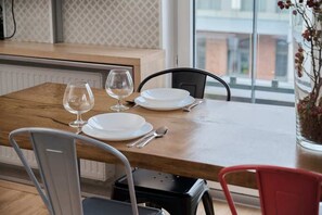 Dining - Sunny Apartment | Balcony | Parking | Workspace. (Wrocław)