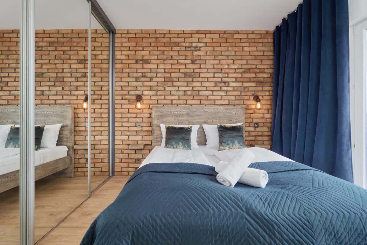 1 bedroom, desk, iron/ironing board, WiFi