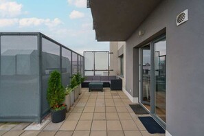 Terrace/patio - Sunny Apartment | Balcony | Parking | Workspace. (Wrocław)