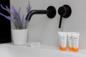 Douche, séchoir à cheveux