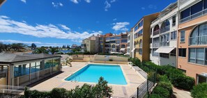 Outdoor pool - Studio Bien Équipé, Plage, Aqua Parc et les Commerces à Quelques Minutes à Pied (Agde)