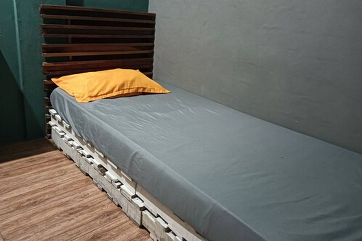 Kamar Single | Meja kerja, Wi-Fi gratis, dan seprai linen