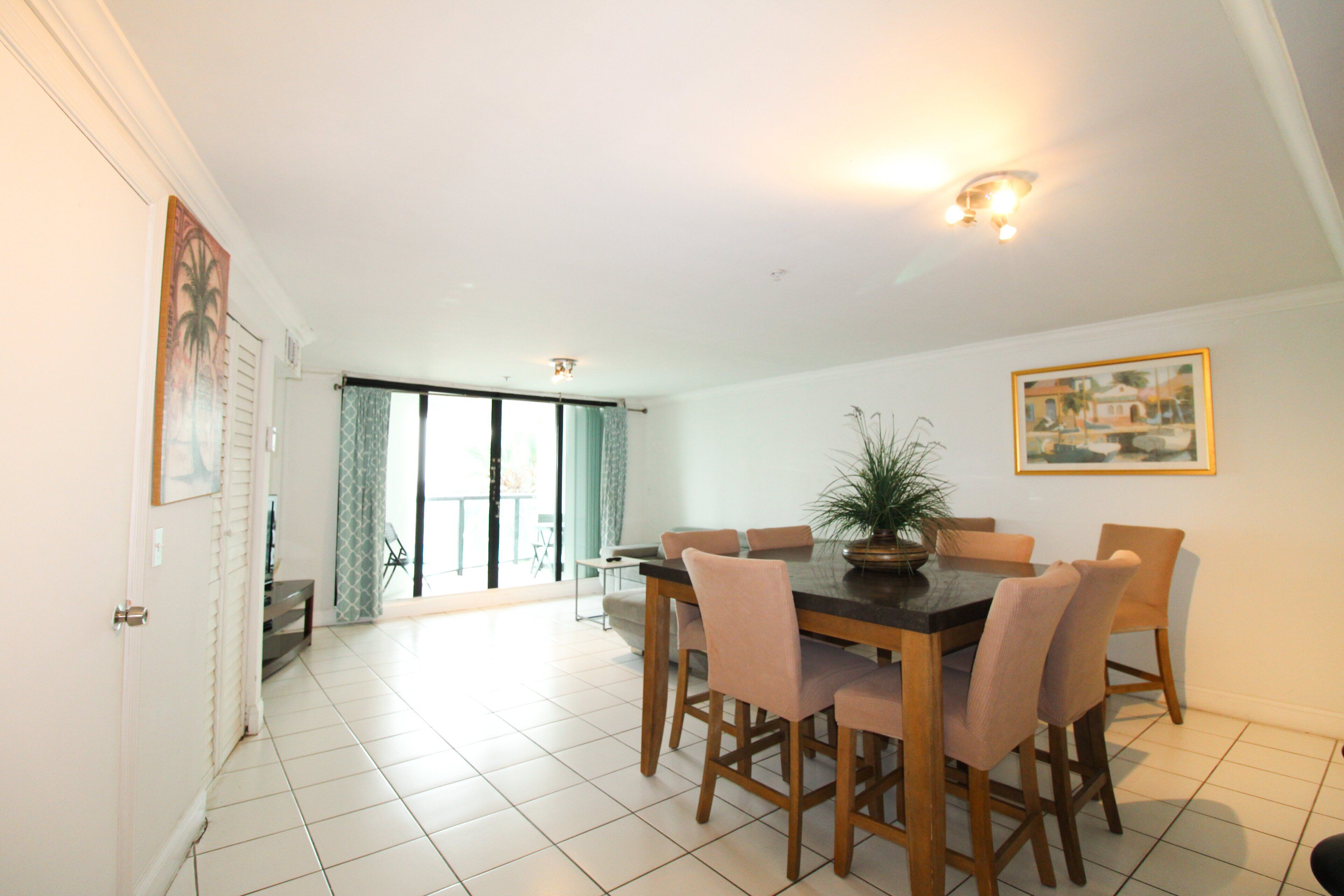 2BD 2BR Townhouse with Balcony Ocean Views and direct beach access