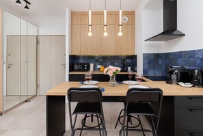 Microwave, dishwasher, coffee/tea maker, cookware/dishes/utensils - Cozy Apartment Rakoczego 308 by Renters (Gdansk)