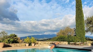 Außenpool (je nach Saison geöffnet)