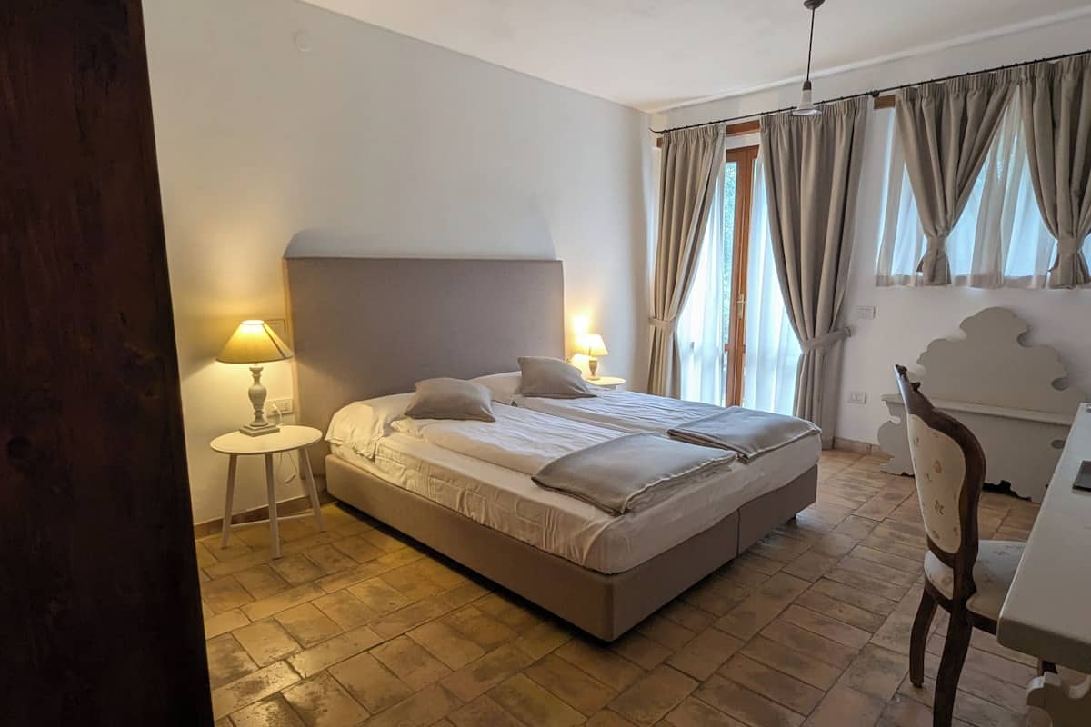 Standard Room | Egyptian cotton sheets, premium bedding, down comforters
