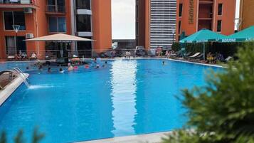 Seasonal outdoor pool