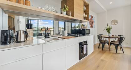 Long bookings welcome - Light-Filled 2BR Apt
w/Balcony + Free Parking