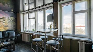 Basic-Apartment | Wohnbereich | 42-Zoll-Flachbildfernseher mit Kabelempfang