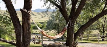 This cabin is a 2 bedroom(s), 2 bathrooms, located in Buffalo, WY.