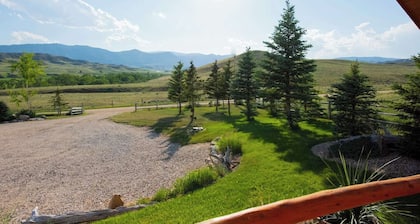 This cabin is a 2 bedroom(s), 2 bathrooms, located in Buffalo, WY.