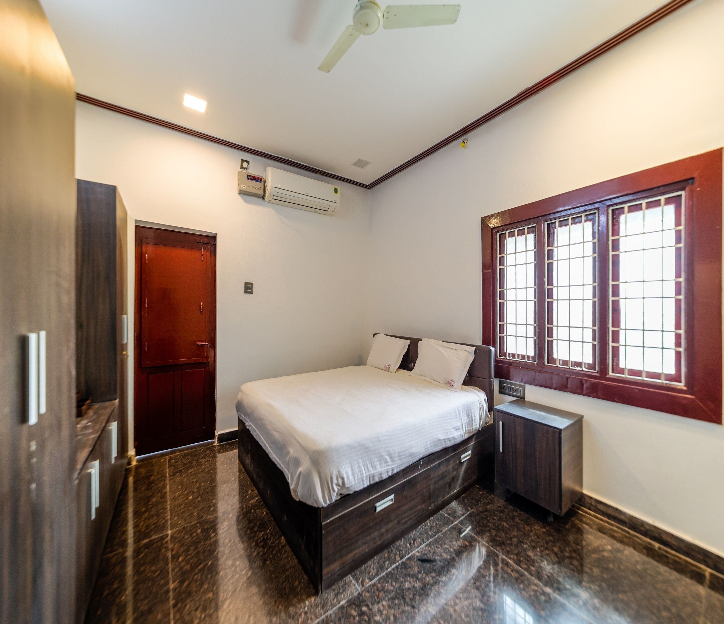 Executive Room | 1 bedroom, Egyptian cotton sheets, premium bedding, desk