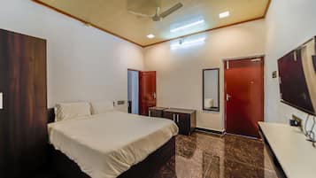 Superior Room | 1 bedroom, Egyptian cotton sheets, premium bedding, desk