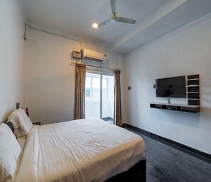 Superior kamer | 1 slaapkamer, lakens van Egyptisch katoen, luxe beddengoed, een bureau