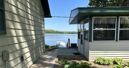 3 Bedroom house on peaceful clear water lake