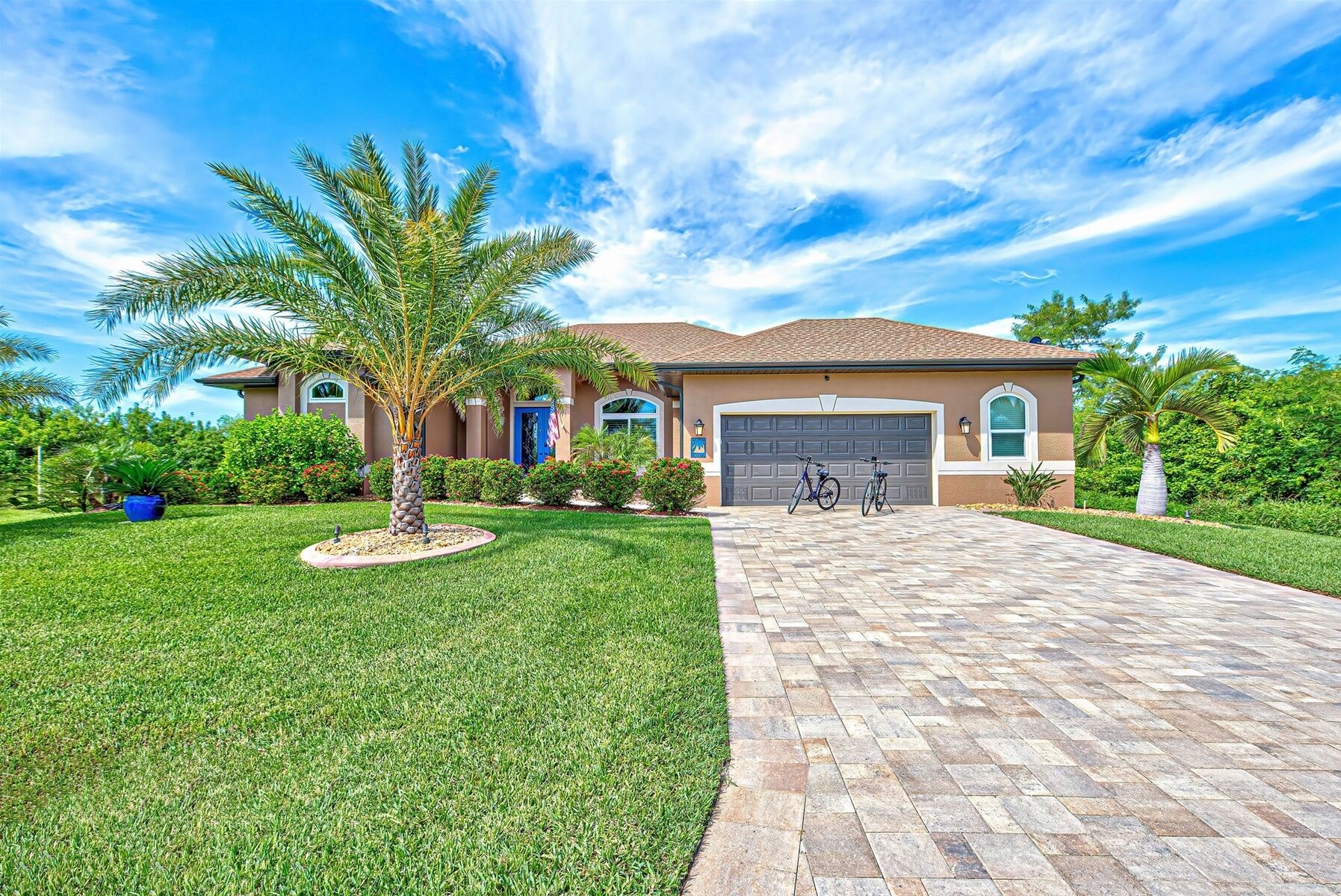Salty Mermaid | Canal View | 3 Bed, 2 Bath