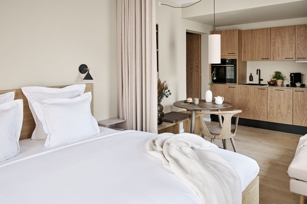 Studio Apartment for 3 | 1 bedroom, hypo-allergenic bedding, laptop workspace, blackout drapes