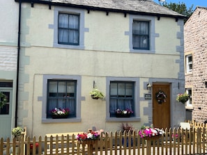 Exterior - Historic Countryside Cottage - Sleeps 3 & Pets Ok (Morecambe)