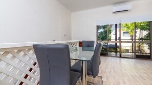 Interior - Villa 5 Marlin Terraces (Port Douglas)