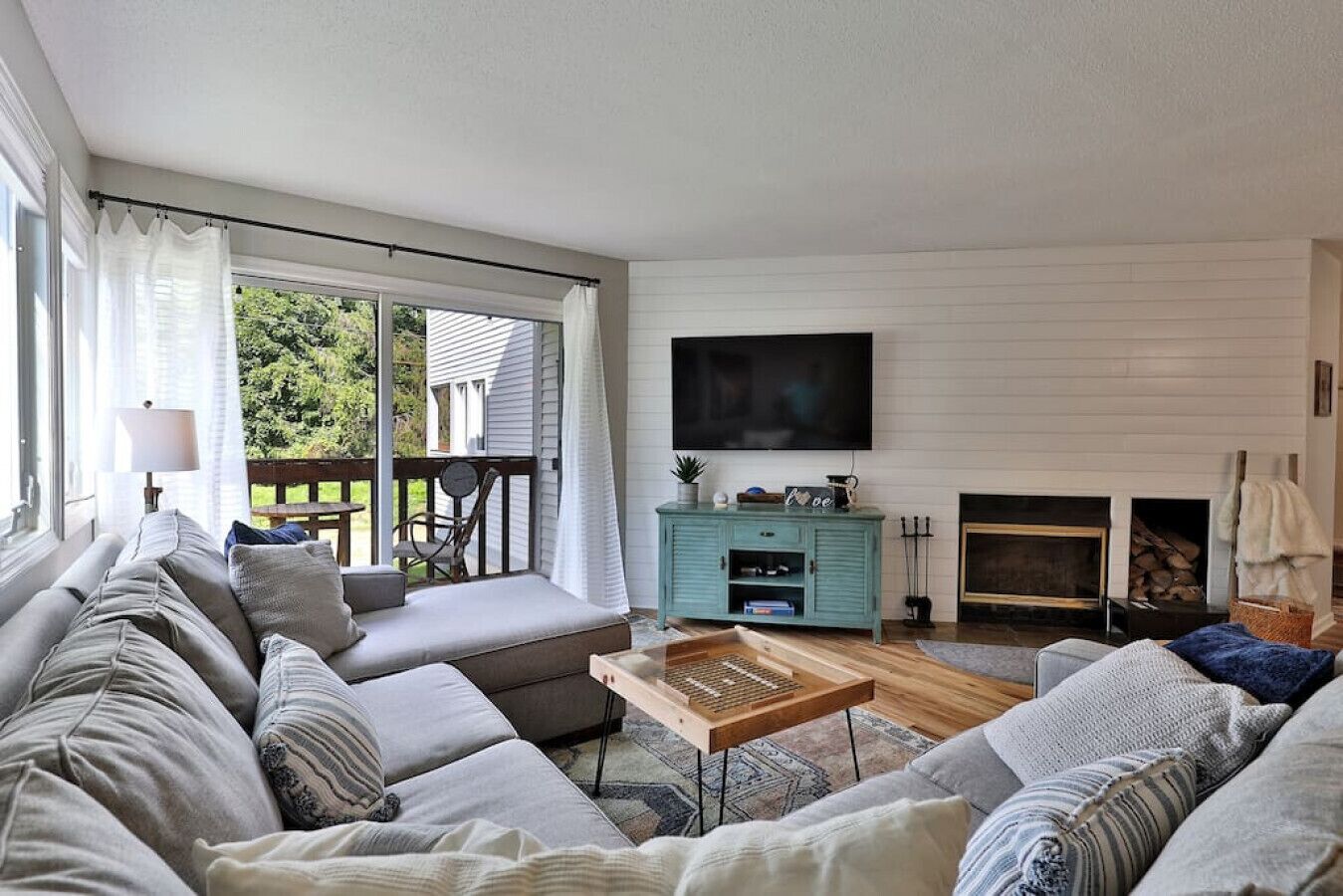 Smart-tv en een open haard