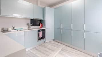Appartement, plusieurs lits | Cuisine privée