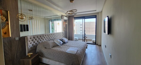 1 slaapkamer, een strijkplank/strijkijzer, wifi, beddengoed