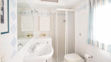 Apartment | Bathroom | Bidet