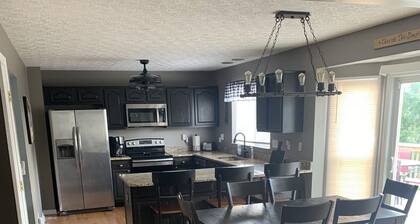 Cincinnati/KY Airport-5Bed Vacation Home-close to Cincinnati, Ark, I71/75
