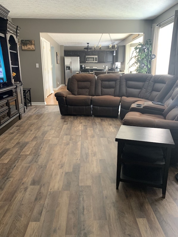 Smart TV, video games, DVD player, ping pong