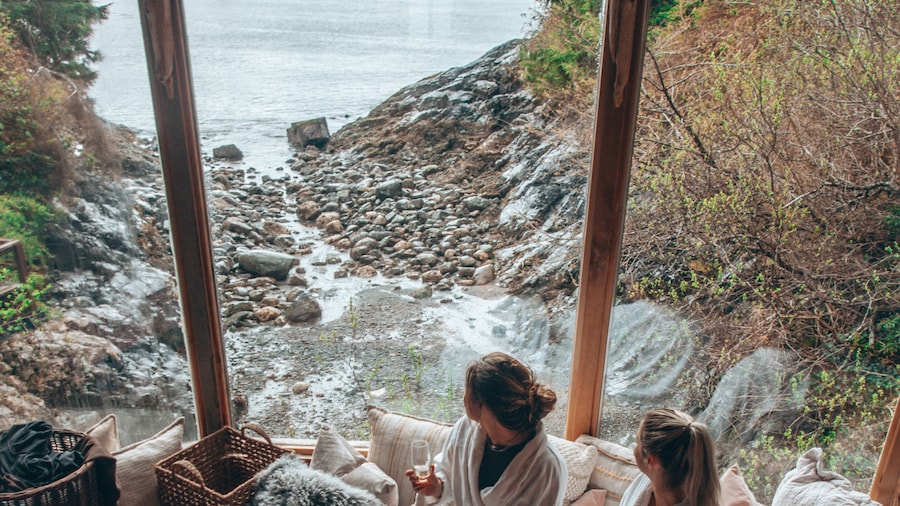 Lunar Cove Inn