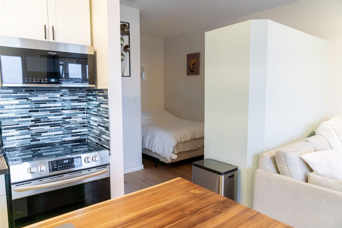 1 bedroom, Egyptian cotton sheets, premium bedding