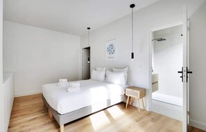 2 chambres, fer et planche à repasser, Wi-Fi, draps fournis