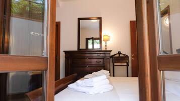 3 chambres, fer et planche à repasser, lit parapluie, Wi-Fi