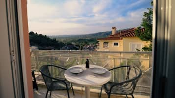 Standard House, Multiple Bedrooms, 2 Bathrooms, Mountainside (Evgenias House Ancient Olympia) | Outdoor dining