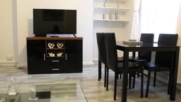 Apartment | Dining