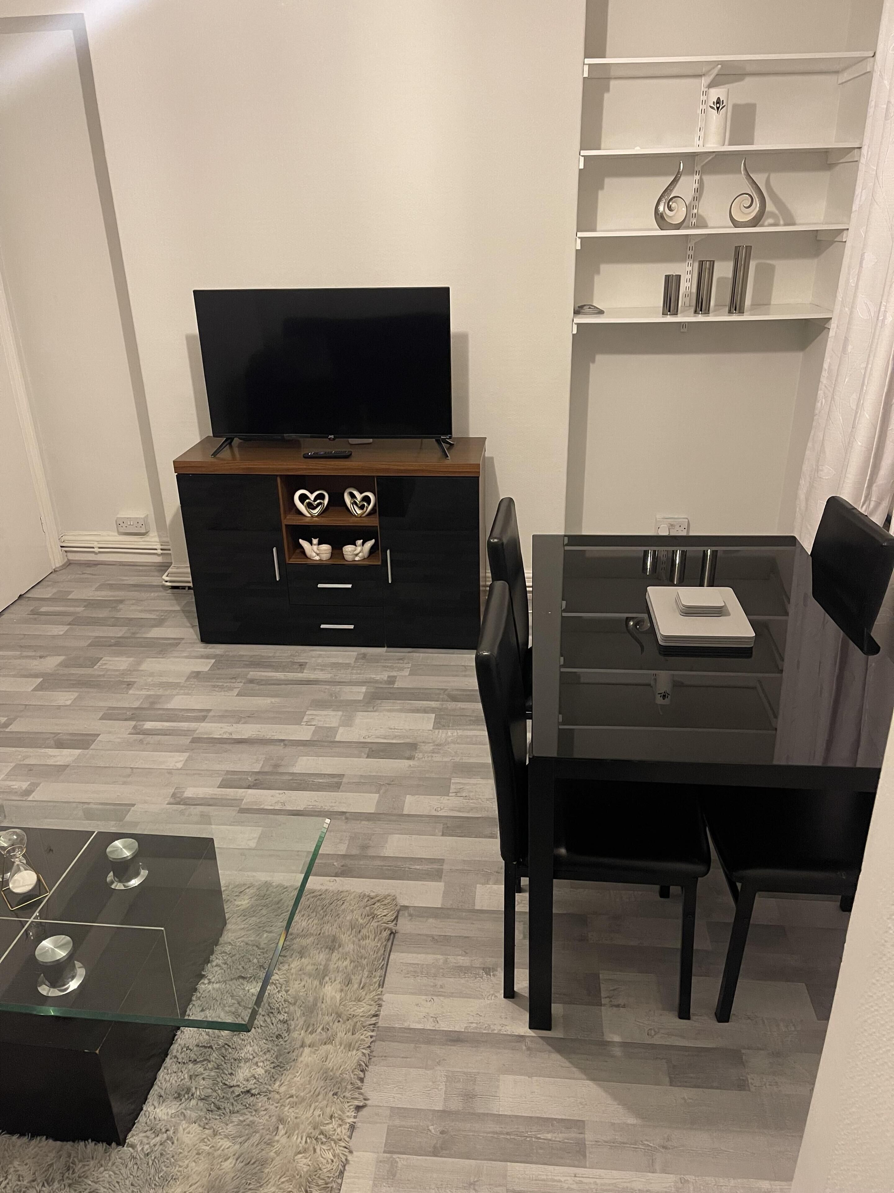 Apartment | Dining