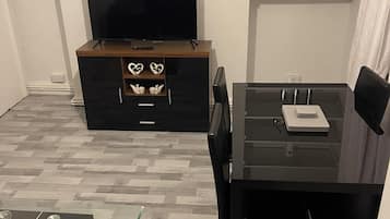 Apartment | Dining