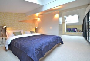 2 室のベッドルーム��、アイロン / アイロン台、WiFi (無料)、ベッドシーツ