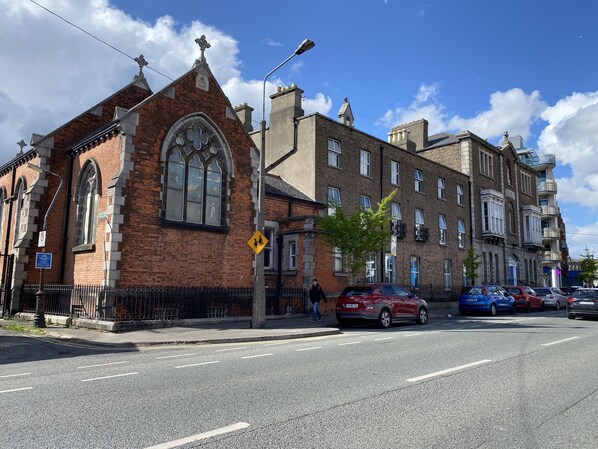 Front of property - Leevin Hostel Mountjoy (Dublin)