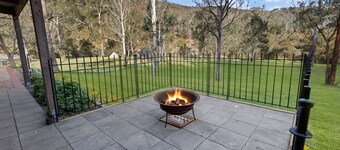 Parsons Flat River Barn - Enjoy a world of adventure or unwind on the porch