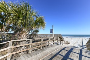 Una playa cerca