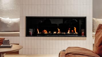 Smart TV 140-cm có truyền hình cáp