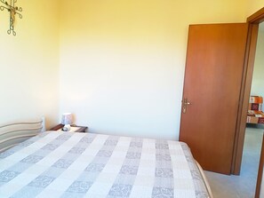 1 bedroom, iron/ironing board, bed sheets