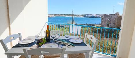 屋外ダイニングエリア