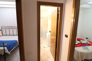 2 bedrooms, iron/ironing board, Internet, bed sheets