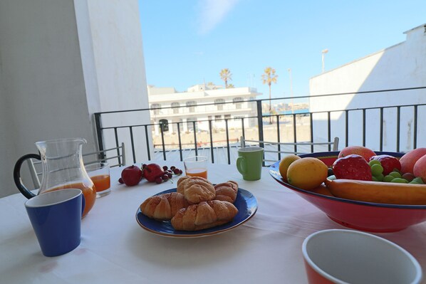 Outdoor dining - Holiday Home "Arianna" – Elegance and Comfort in the Heart of Otranto (Otranto)