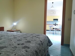 1 bedroom, iron/ironing board, internet, bed sheets